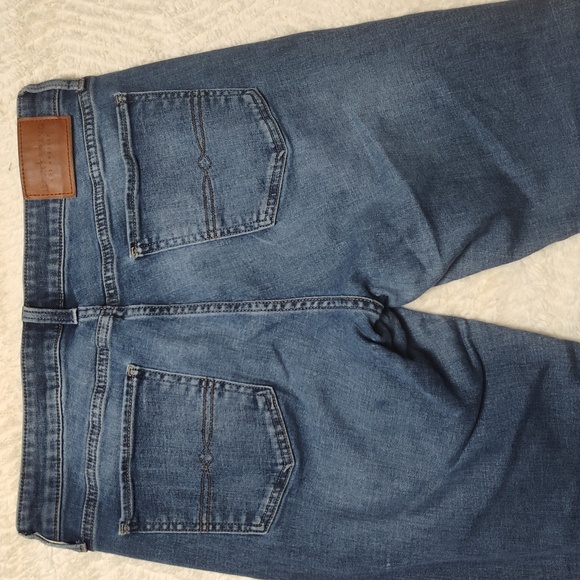Lucky Brand Women's 12/31 Blue Denim Straight Leg Jeans - Picture 8 of 9